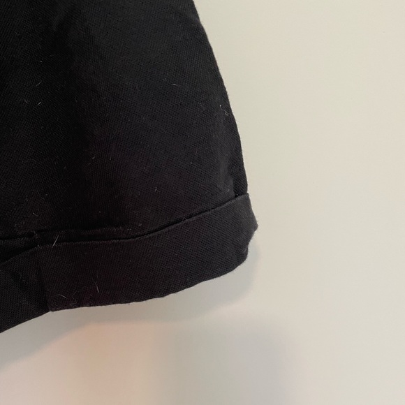 Black shorts, pockets in front - Picture 3 of 4